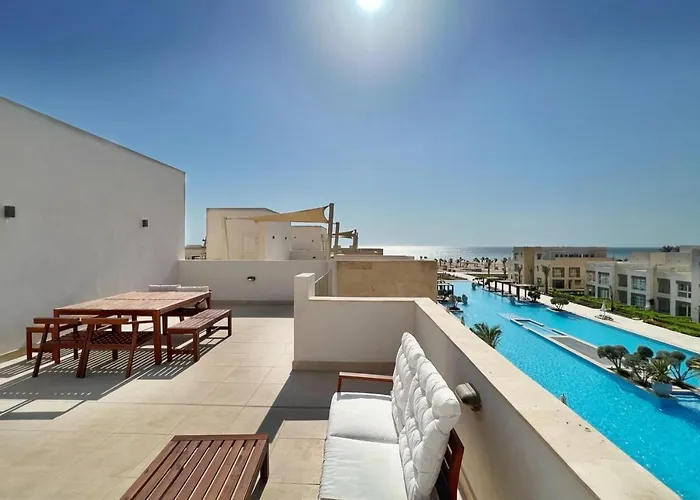 Dazzling 2 Bdr W Rooftop Mangroovy Free Pool & Access