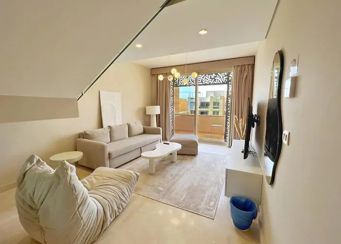 Dazzling 2 Bdr W Rooftop Mangroovy Free Pool & Access Appartement