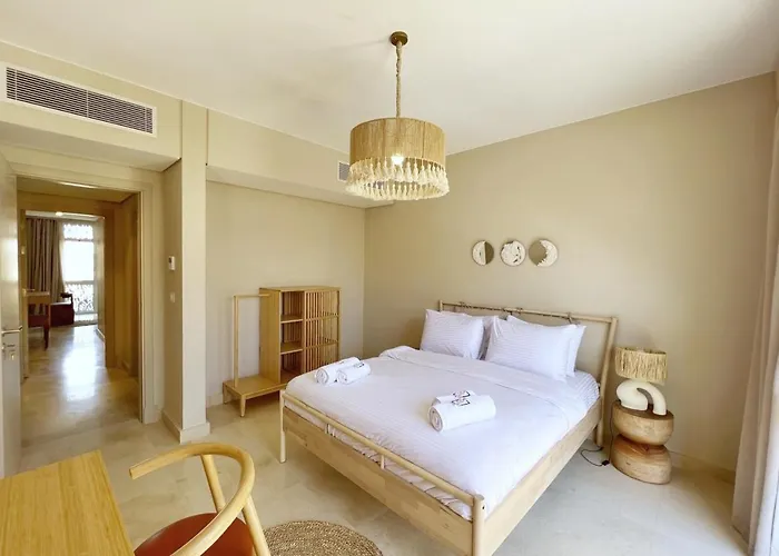 Dazzling 2 Bdr W Rooftop Mangroovy Free Pool & Access