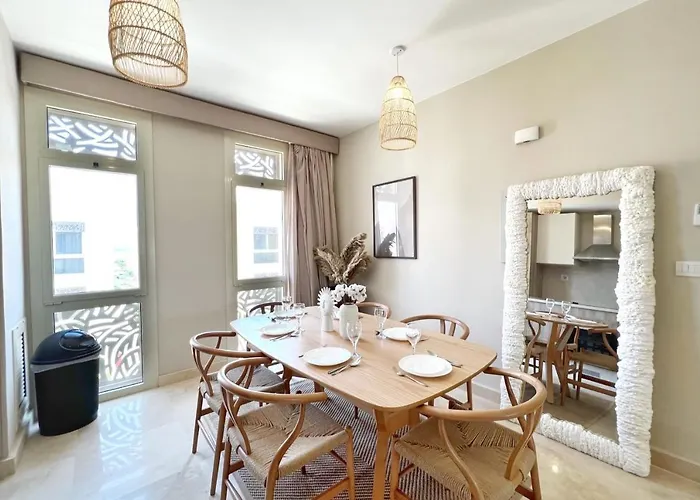 Dazzling 2 Bdr W Rooftop Mangroovy Free Pool & Access Appartement *