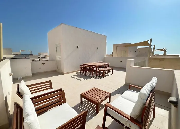 Dazzling 2 Bdr W Rooftop Mangroovy Free Pool & Access