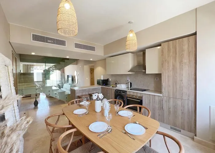 Dazzling 2 Bdr W Rooftop Mangroovy Free Pool & Access * Hurghada