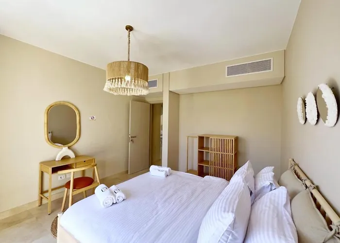 Dazzling 2 Bdr W Rooftop Mangroovy Free Pool & Access