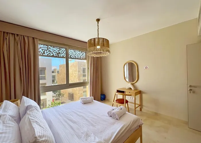 Dazzling 2 Bdr W Rooftop Mangroovy Free Pool & Access Hurghada