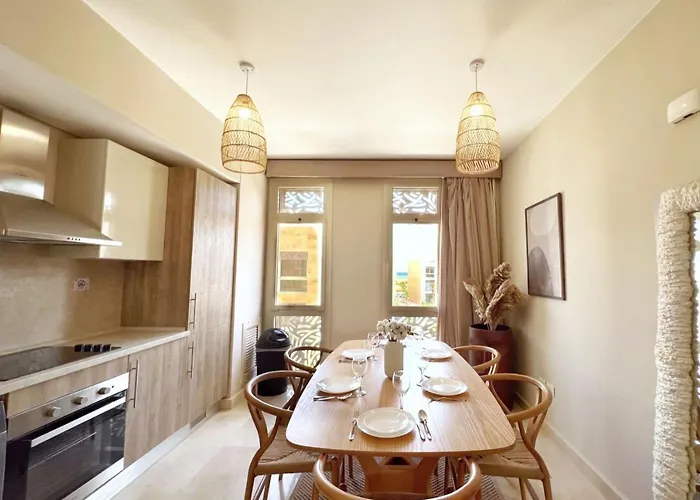 Dazzling 2 Bdr W Rooftop Mangroovy Free Pool & Access Appartement